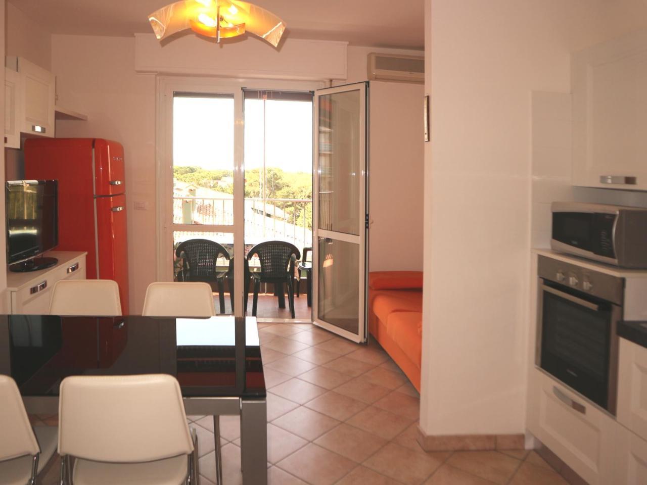 Alideco Apartment Lignano Sabbiadoro Bagian luar foto